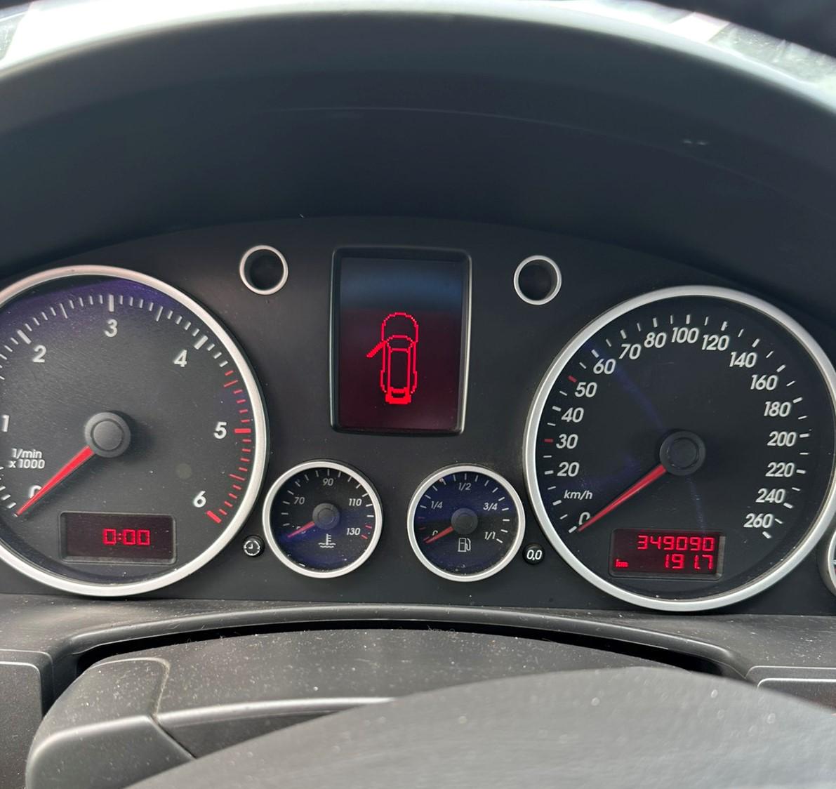 Volkswagen Touareg, 2004