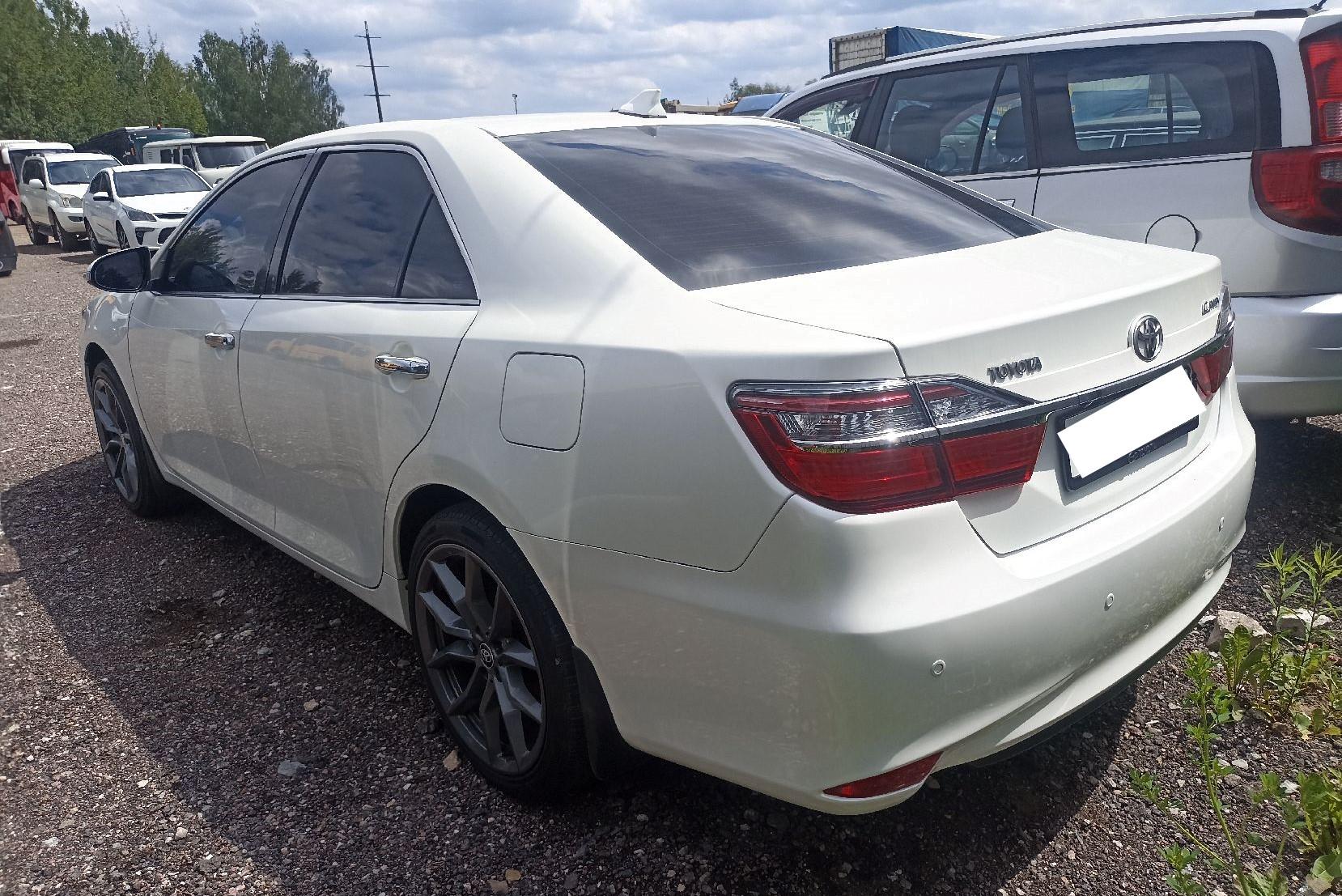 Toyota Camry, 2016