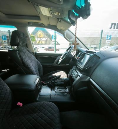 Toyota Land Cruiser, 2011