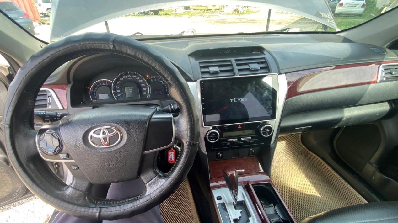 Toyota Camry, 2012