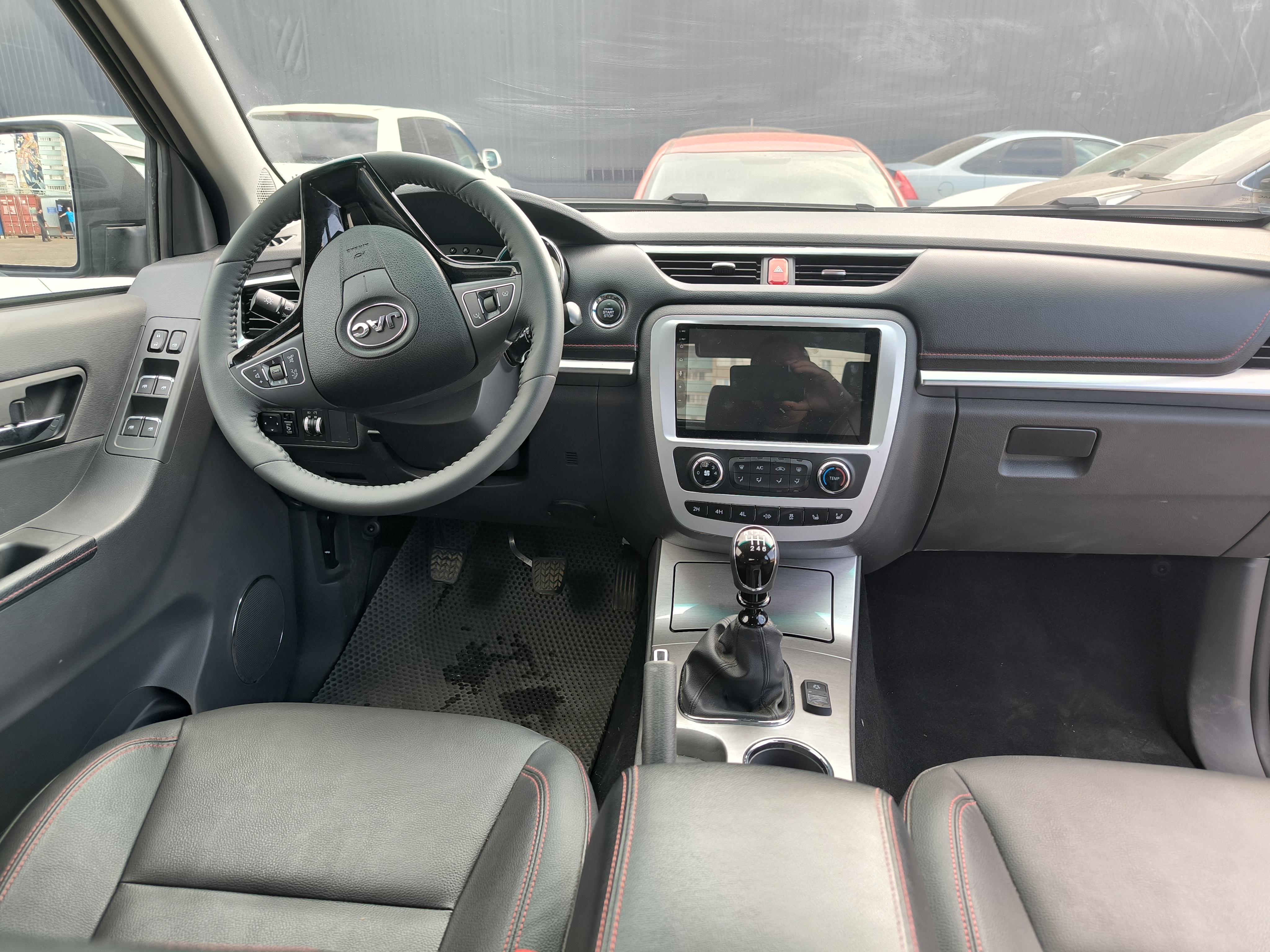 Jac T8, 2024