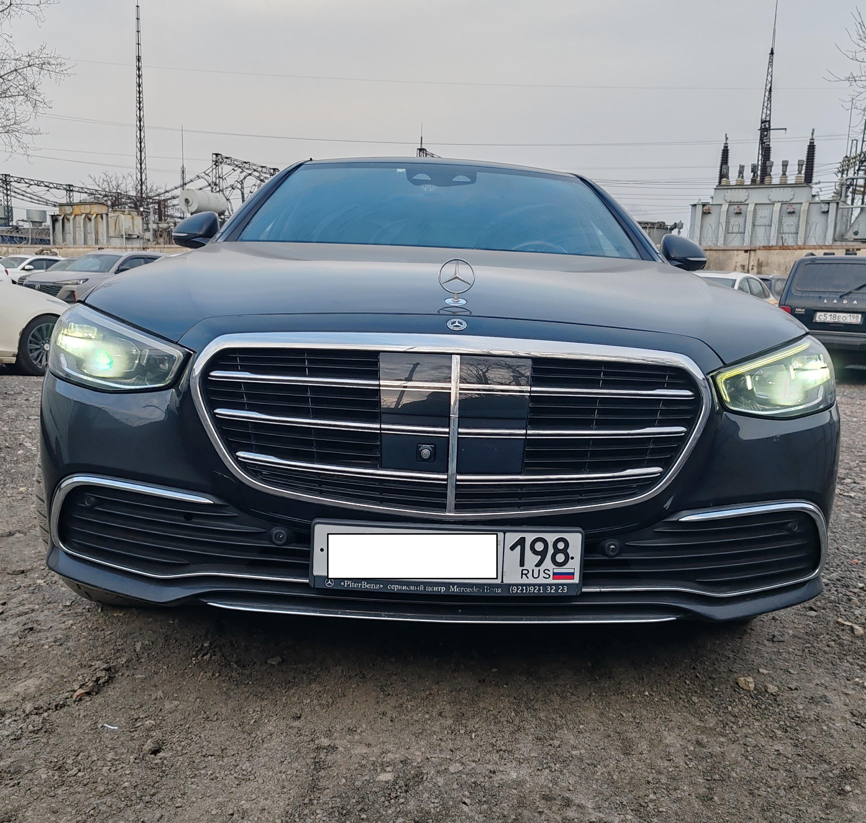 Mercedes-Benz S-Class