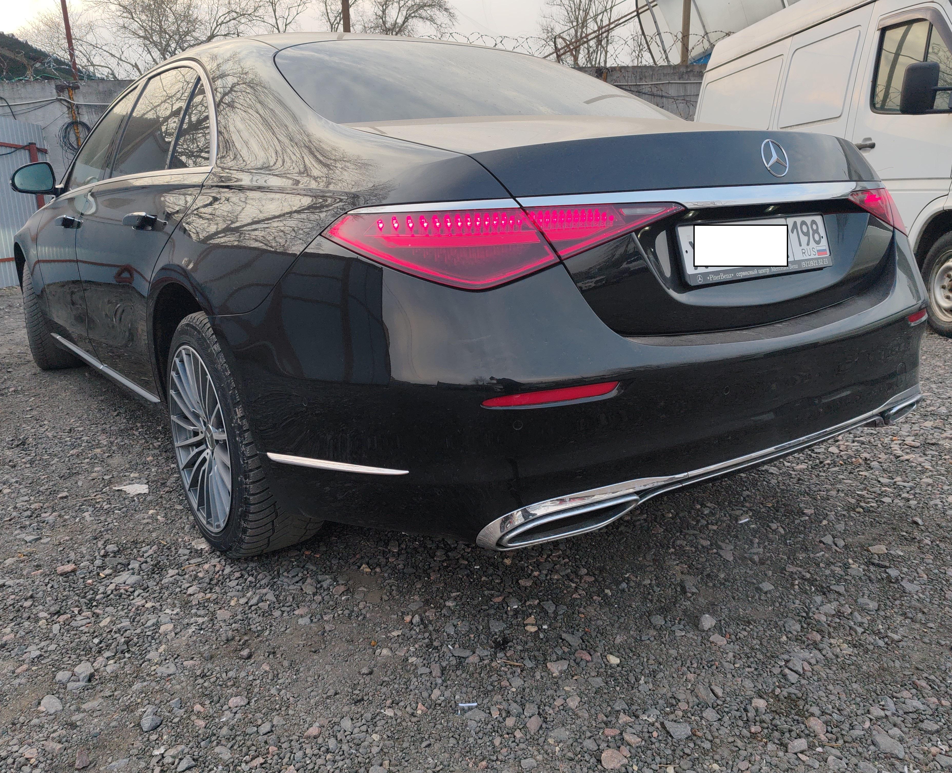 Mercedes-Benz S-Class