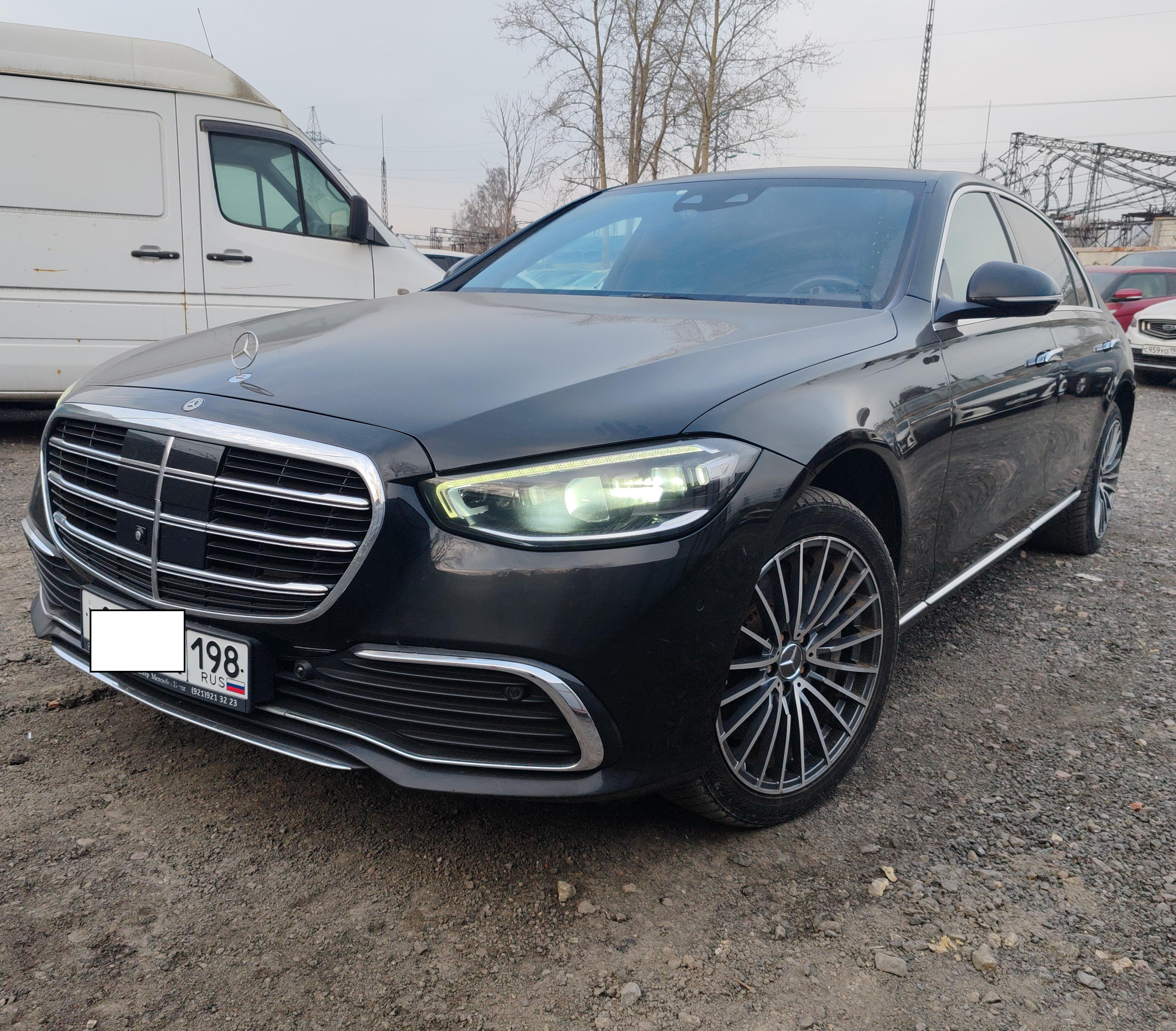 Mercedes-Benz S-Class