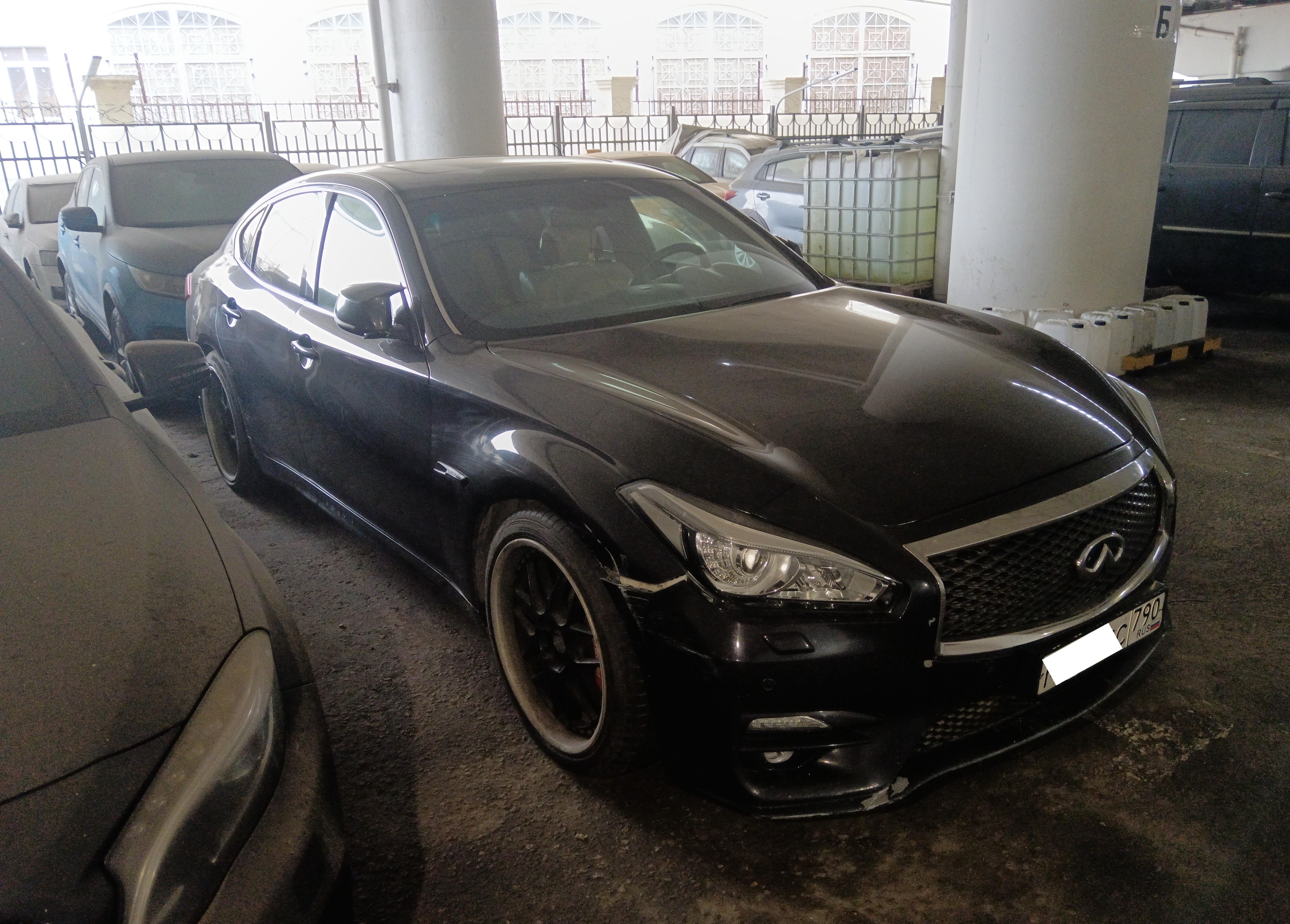 Infiniti M56