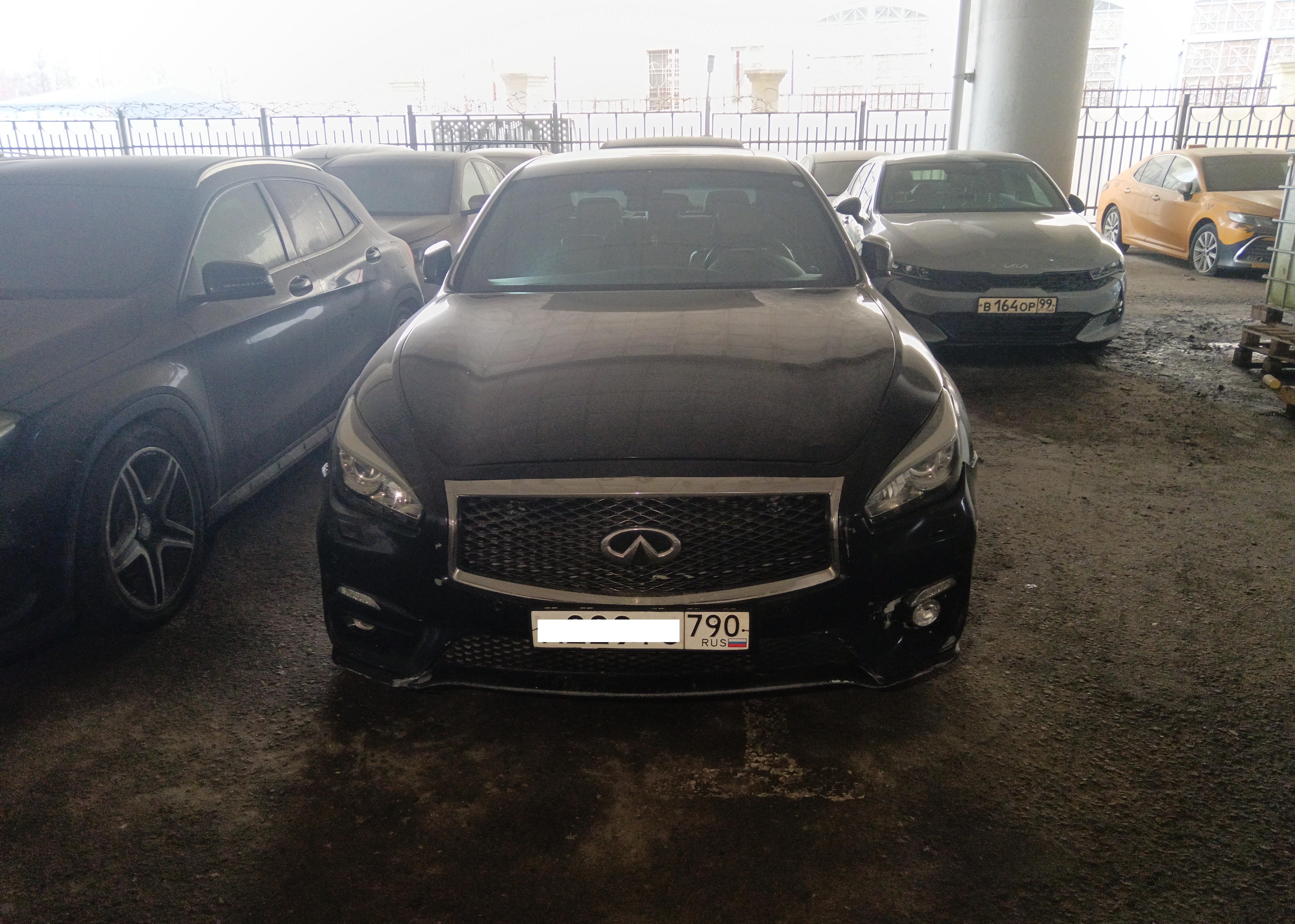 Infiniti M56