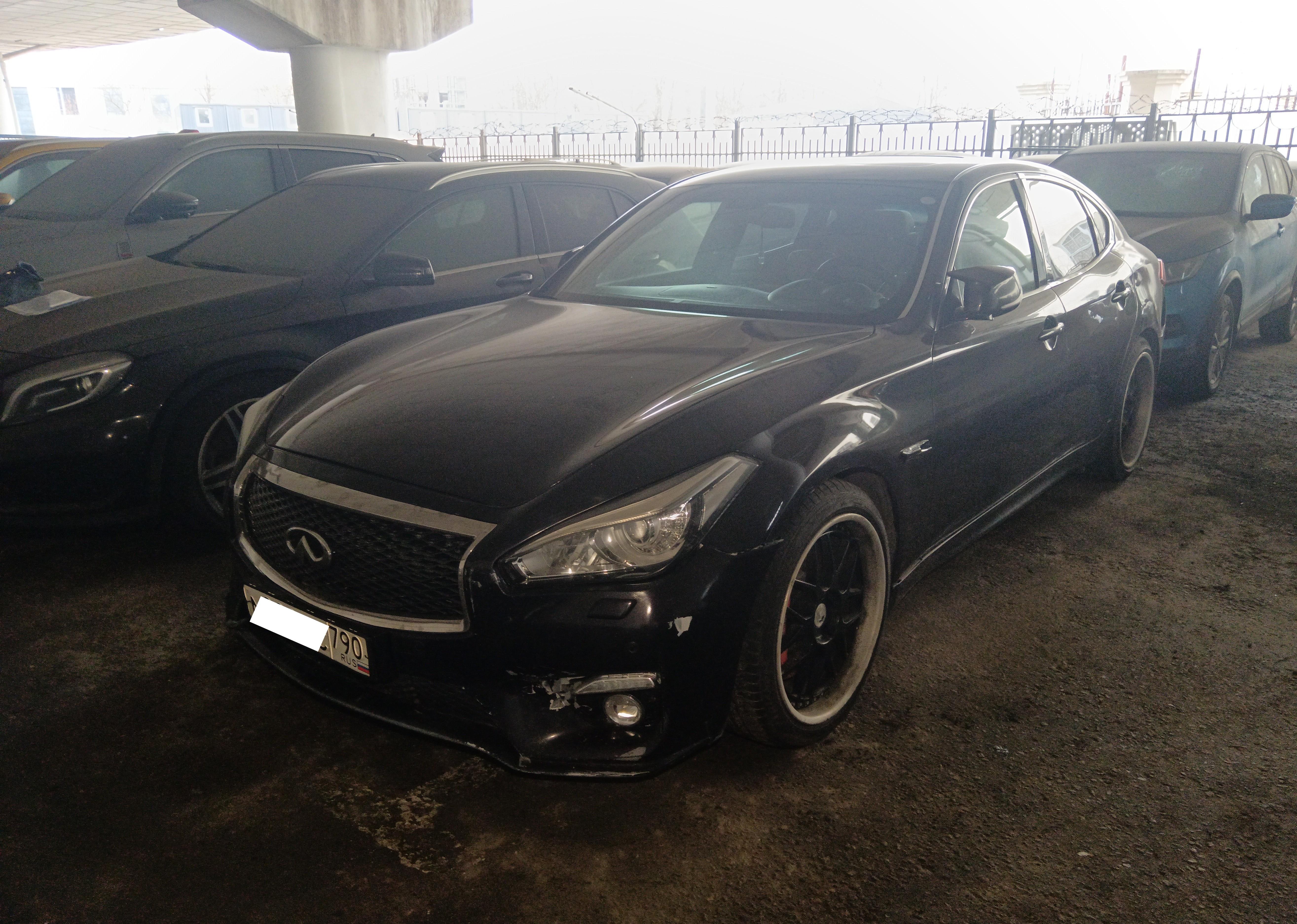 Infiniti M56