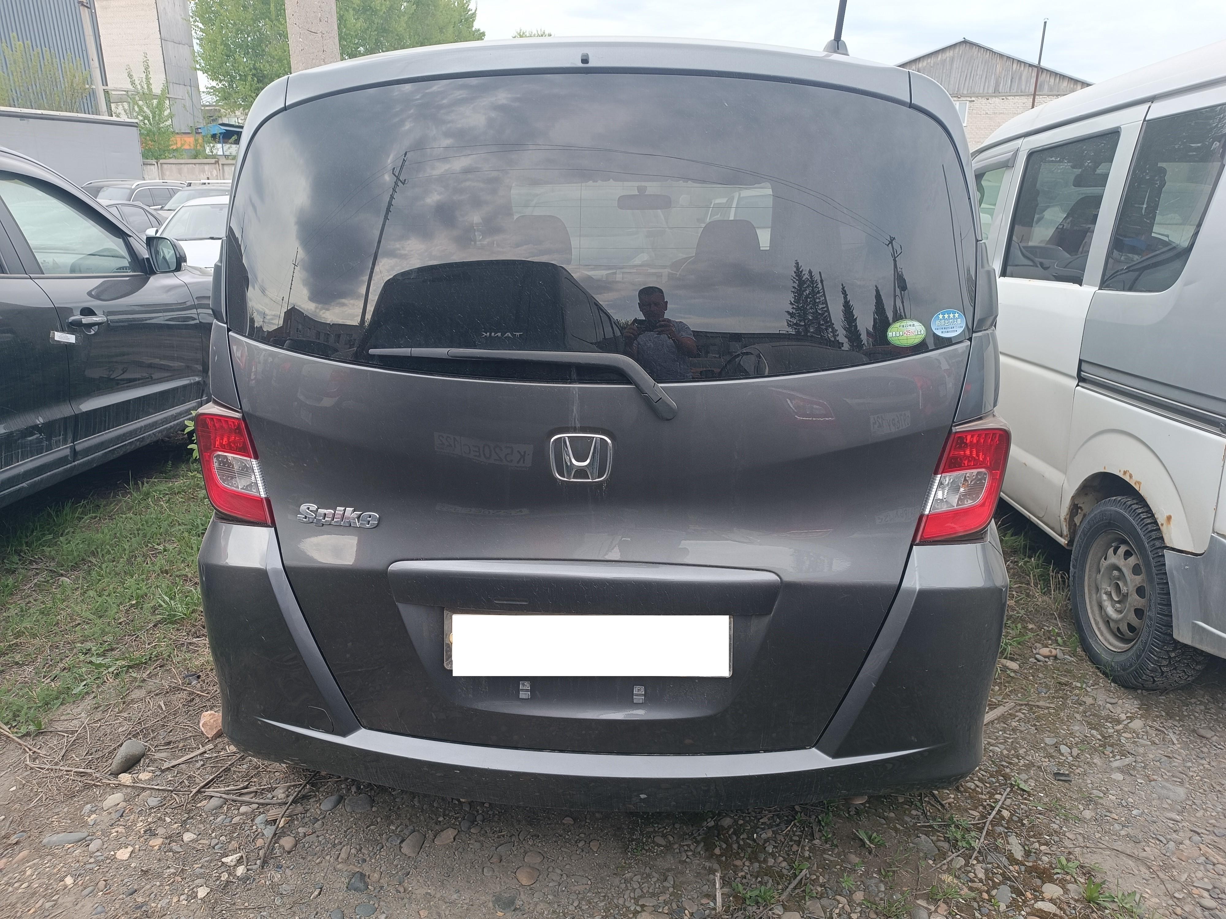 Honda Freed Spike
