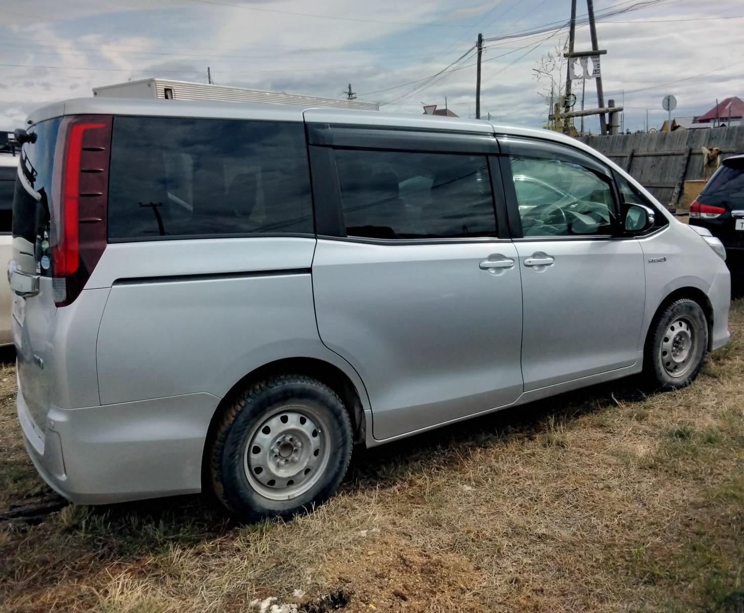 Toyota Noah