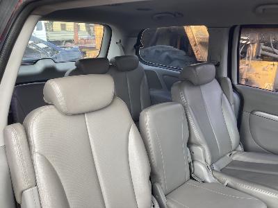Kia Grand Carnival, 2011