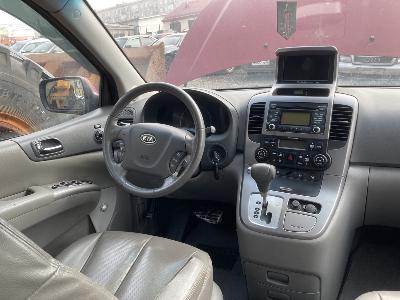 Kia Grand Carnival, 2011