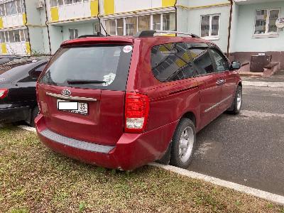 Kia Grand Carnival, 2011