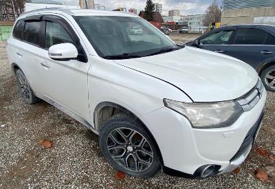 Mitsubishi Outlander, 2014
