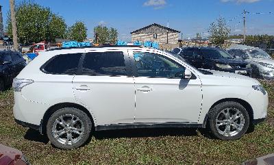Mitsubishi Outlander, 2013